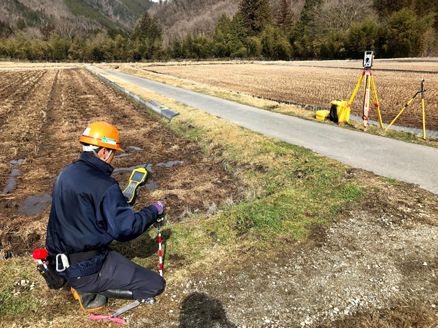 一人で簡単にトンボ（丁張り）を設置できる！　丁張ピン